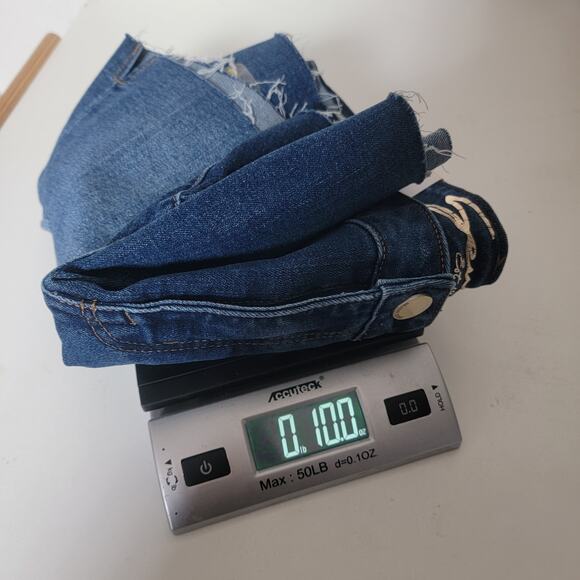 Stretchy Distressed Blue Denim Weekend Cutoff Shorts Sz 8 - Picture 10 of 10